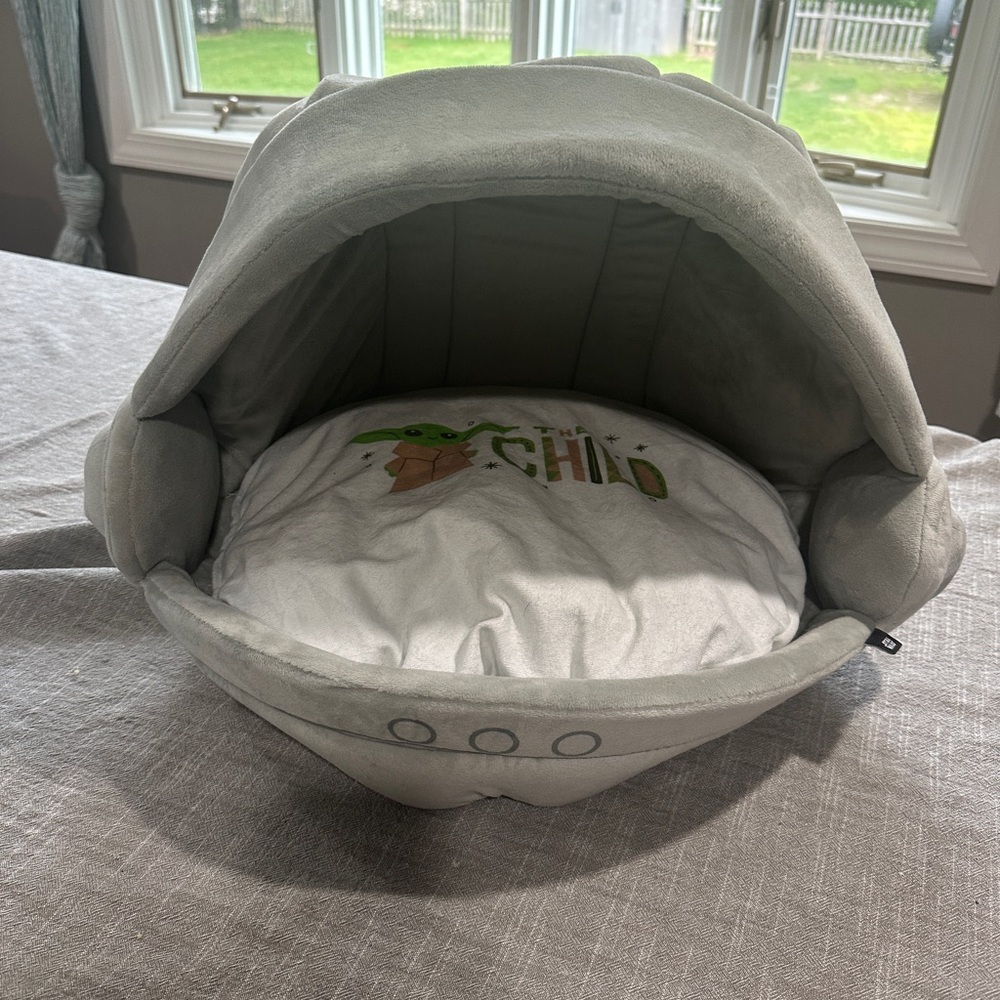 STAR WARS THE MANDALORIAN'S CHILD Pram Covered Cat & Dog Bed